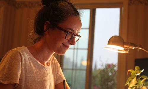 French graphic designer turns her happy life in Shanghai into popular webcomic series