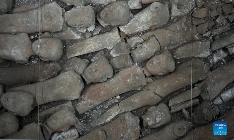 A large-scale mausoleum in Xi'an has been identified as belonging to Emperor Wendi of the Western Han Dynasty (202 BC-AD 25), local authorities said Tuesday. The mausoleum, located in Jiangcun Village on the eastern outskirts of Xi'an, is surrounded by more than 100 ancient tombs and outer burial pits.Photo:Xinhua