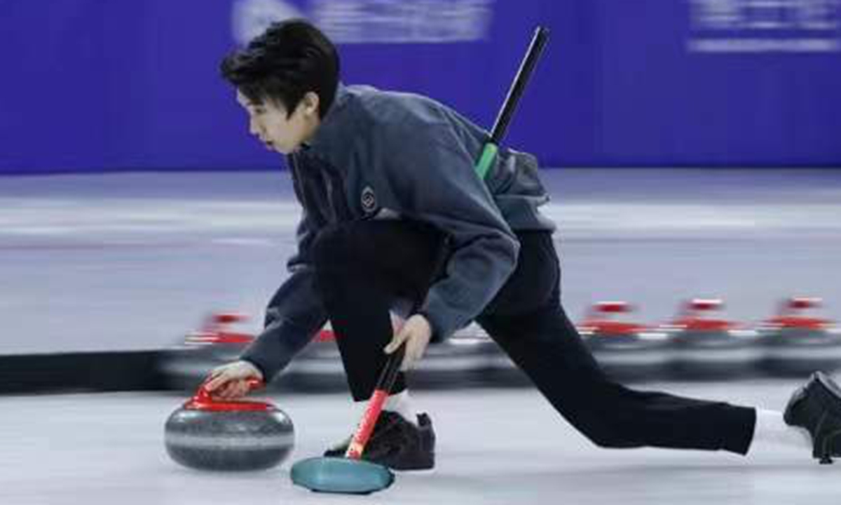 The curling competition Photo: Courtesy of Tencent 