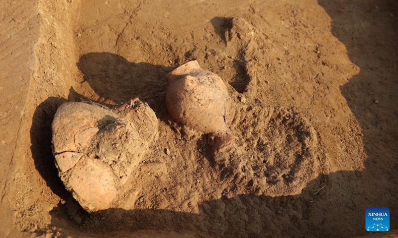 File photo shows clay pots found in the Peiligang cultural site in Xinzheng, central China's Henan Province.Photo:Xinhua