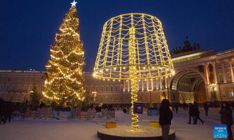 Light decorations are seen at the Winter Palace square in St. Petersburg, Russia, Dec. 20, 2021.(Photo: Xinhua)
