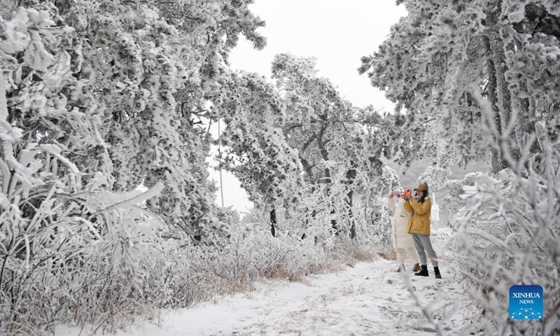Photo taken on Dec. 26, 2021 shows the view of Lushan Mountain scenic spot after a snowfall in Jiujiang City, east China's Jiangxi Province.Photo:Xinhua