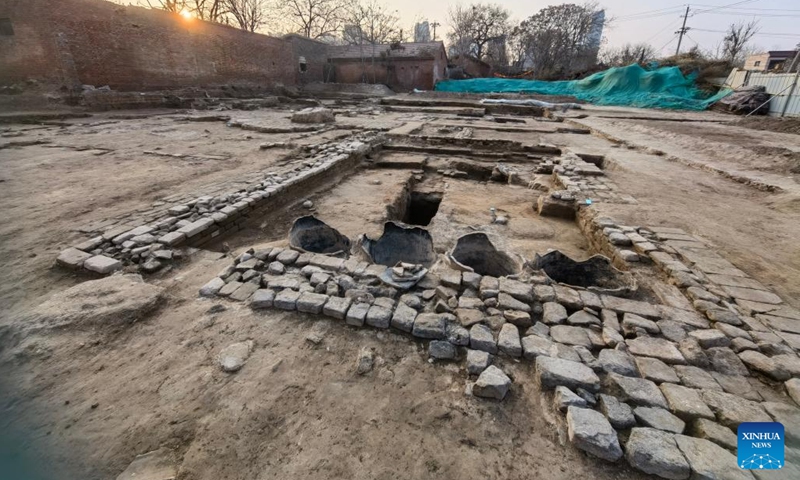 Photo taken on Nov. 28, 2021 shows an unearthed ancient winery site in Taocheng District of Hengshui, north China's Hebei Province. A large scale winery site dating back to the late Ming Dynasty (1368-1644) and early Qing Dynasty (1644-1911) has been unearthed in north China's Hebei Province.(Photo: Xinhua)