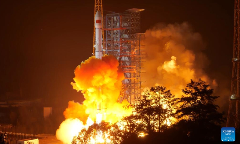 A Long March-3B carrier rocket carrying a communication technology experiment satellite blasts off from the Xichang Satellite Launch Center in southwest China's Sichuan Province Dec 30, 2021. The satellite has entered the planned orbit.Photo:Xinhua