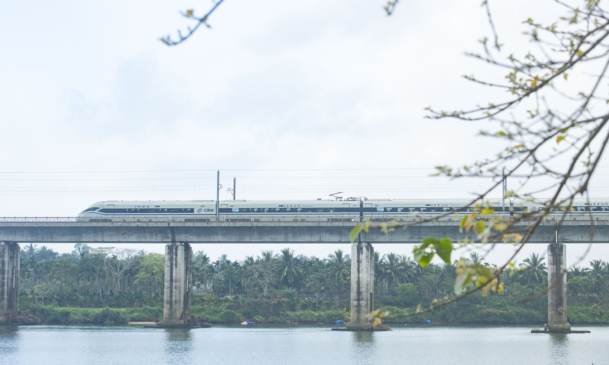 China announces service plan for railways China announces service plan for railways