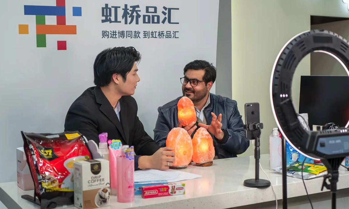 The brother of Habib-ur-Rehman introduces Himalayan salt lamp to Chinese audience at a livestreaming event on January 10 in Shanghai. Photo: Courtesy of Habib-ur-Rehman