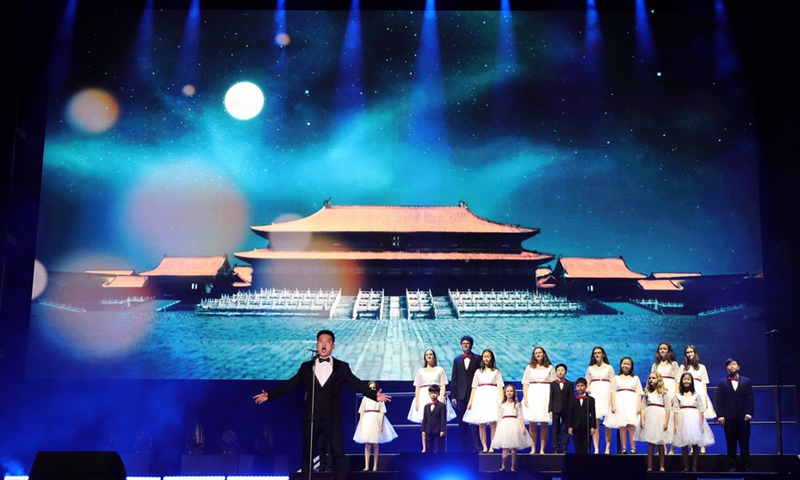 Photo taken on Jan. 10, 2022 shows a tenor and children's chorus at a gala performance for National Day of China Pavilion at the Expo 2020 Dubai site in Dubai, the United Arab Emirates.(Photo: Xinhua)