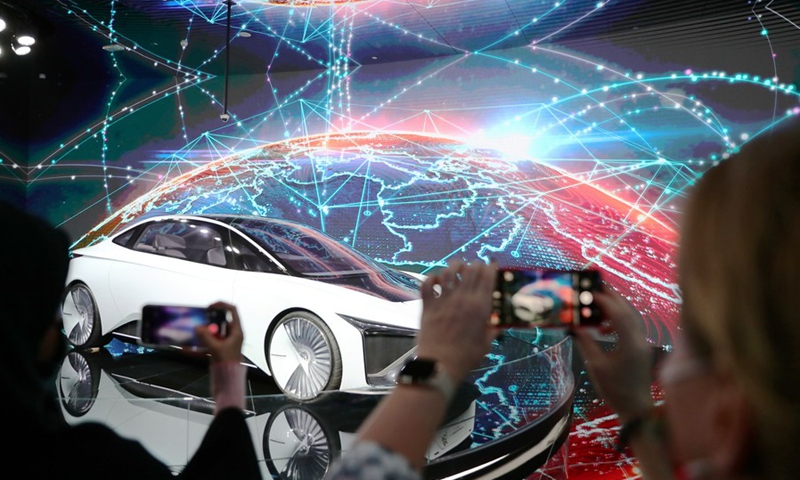 Tourists take photos at the China Pavilion of Expo 2020 Dubai in Dubai, the United Arab Emirates, on Jan. 10, 2022.(Photo: Xinhua)