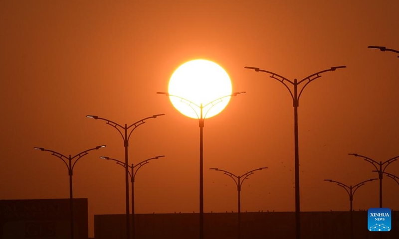 Photo taken on Jan. 11, 2022 shows the sunset view in Islamabad, capital of Pakistan(Photo: Xinhua)