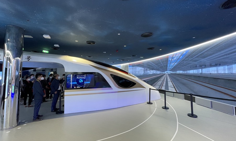 People visit the China Pavilion of Expo 2020 Dubai in Dubai, the United Arab Emirates, Oct. 1, 2021.(Photo: Xinhua)
