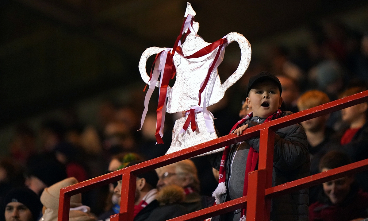 Nottingham Forest fans celebrate in the stands on January 9, 2022 in Nottingham, England. Photo: VCG