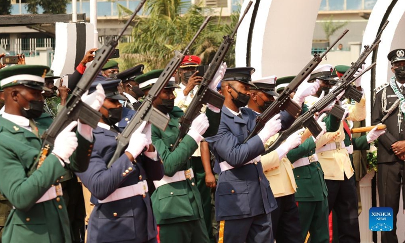 Members of Nigerian Armed Forces salute during the Armed Forces Remembrance Day ceremony in Lagos, Nigeria, on Jan. 15, 2022.Photo:Xinhua
