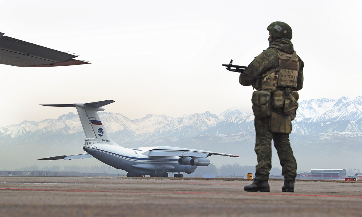 A homebound Ilyushin Il-76 strategic airlifter carrying Russian peacekeepers on board takes off from Almaty International Airport. Photo: VCG