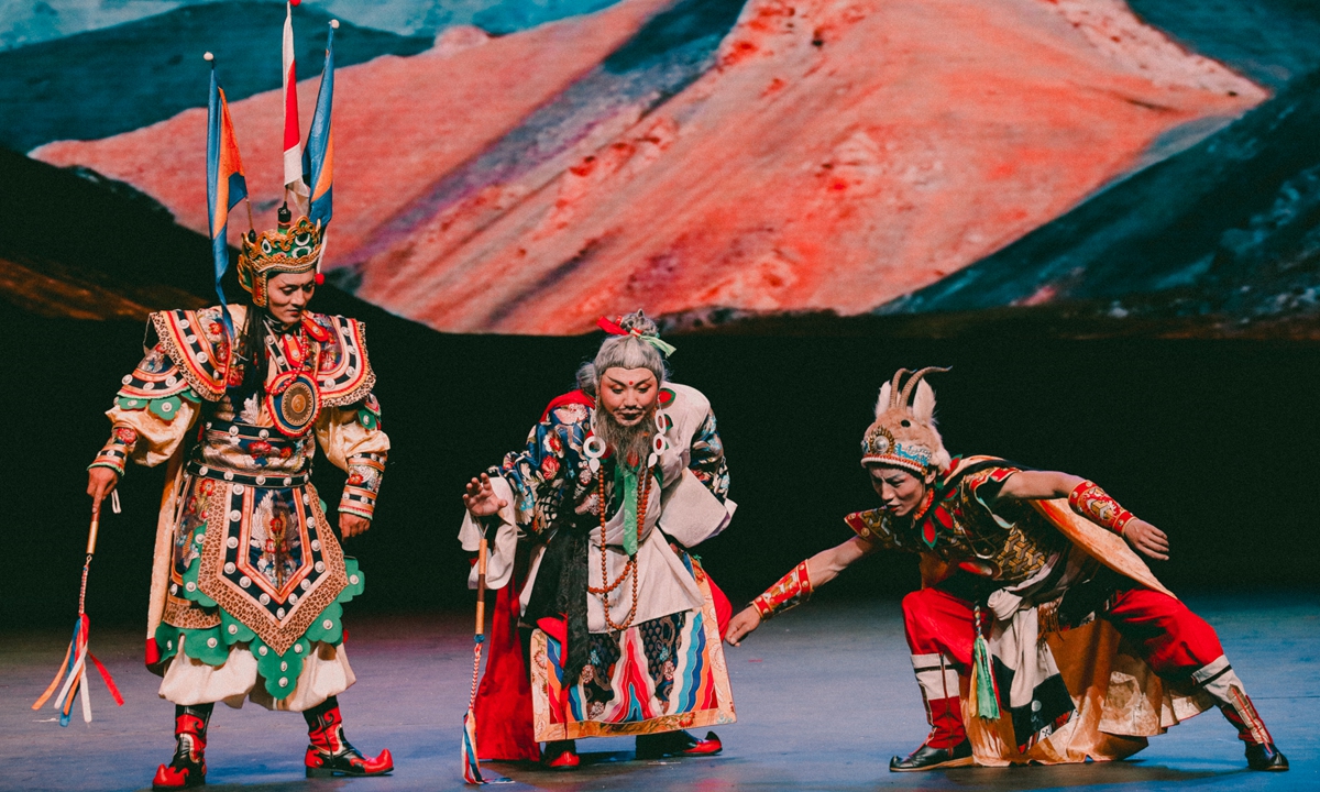 Stage photos of the traditional Xizang Opera Epic of <em>King Gesar</em> Photos: Courtesy of China Arts and Entertainment Group