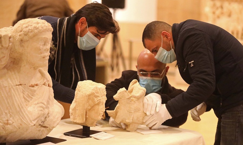 Photo shows five Palmyra artifacts handed over to the Syrian Embassy in Lebanon at the Lebanese National Museum in Beirut, Jan. 20, 2022.(Photo: Xinhua)