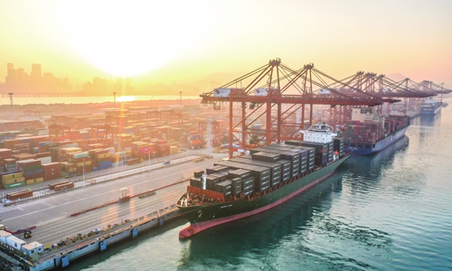 A freighter full of containers prepares to leave the port at the Dachanwan port container terminal in Shenzhen, South China's Guangdong Province, on January 21, 2022.
Photo: cnsphoto