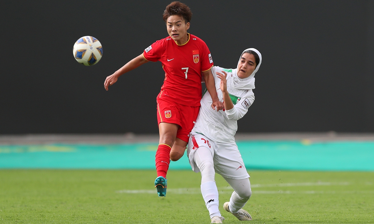 Wang Shuang (No.7) of China tries to control the ball during the AFC Women's Asian Cup Group A match between China and Iran on January 23, 2022 in Mumbai, India. Wang Shuang and Wang Shanshan each scored two goals in the 7-0 victory, their second straight win at the ongoing tournament. Photo: VCG