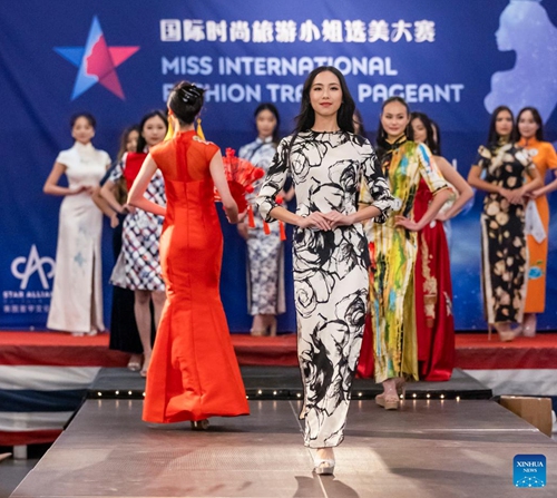 Competitors participate in the final of 2021 Miss International Fashion Travel Pageant in Alameda of San Francisco Bay Area, the United States, Jan. 23, 2022.(Photo: Xinhua)