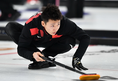 Ma Xiuyue, Chinese curler Youngsters play ice hockey in Nanjing, Jiangsu Province Photos: IC/VCG