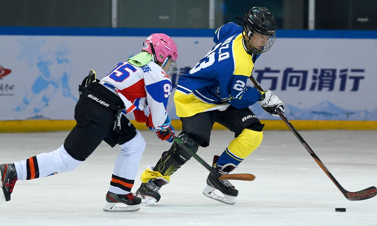 Ma Xiuyue, Chinese curler Youngsters play ice hockey in Nanjing, Jiangsu Province Photos: IC/VCG