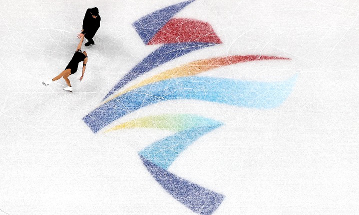 Sui Wenjing and Han Cong. Photo: Xinhua