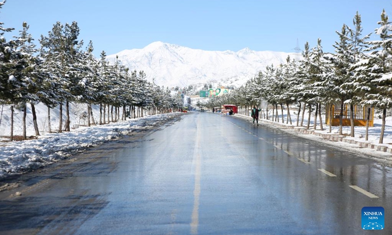 Photo taken on Feb. 7, 2022 shows a road leading to Qargha lake in Kabul, Afghanistan.(Photo: Xinhua)