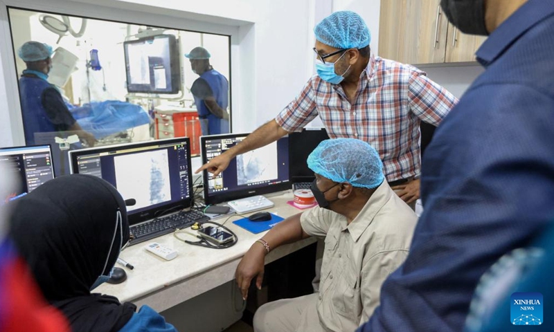 Kenyan President Uhuru Kenyatta (C) visits a regional cancer center at the Coast General Teaching and Referral Hospital in Mombasa, Kenya, on Feb. 8, 2022.Photo:Xinhua