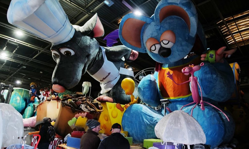 People work during preparations of floats for the upcoming 2022 Nice Carnival in Nice, France, on Feb. 8, 2022. The 2022 Nice Carnival will be held from Feb. 11 to Feb. 27.Photo:Xinhua