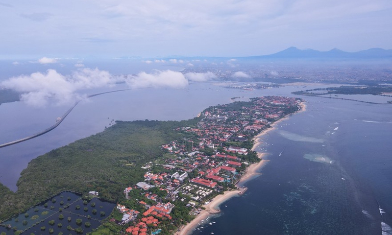 Aerial photo taken on Dec. 19, 2021 shows a sea bridge in Bali, Indonesia.Photo:Xinhua