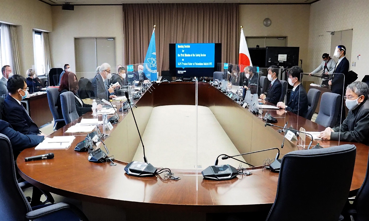 Gustavo Caruso (4th from left), director and coordinator of the IAEA's nuclear safety and security department, meets with Junichi Matsumoto (4th from right), Tokyo Electric Power Company Holdings chief officer for water management on February 14 in Tokyo, 2022, as the IAEA began a mission to review the controversial planned release of treated water from the damaged Fukushima nuclear plant into the ocean. Photo: VCG