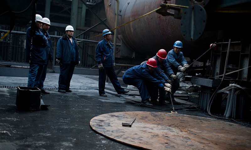 TWorkers shut down boilers at Shougang in Beijing. Photo: Li Hao/GT 