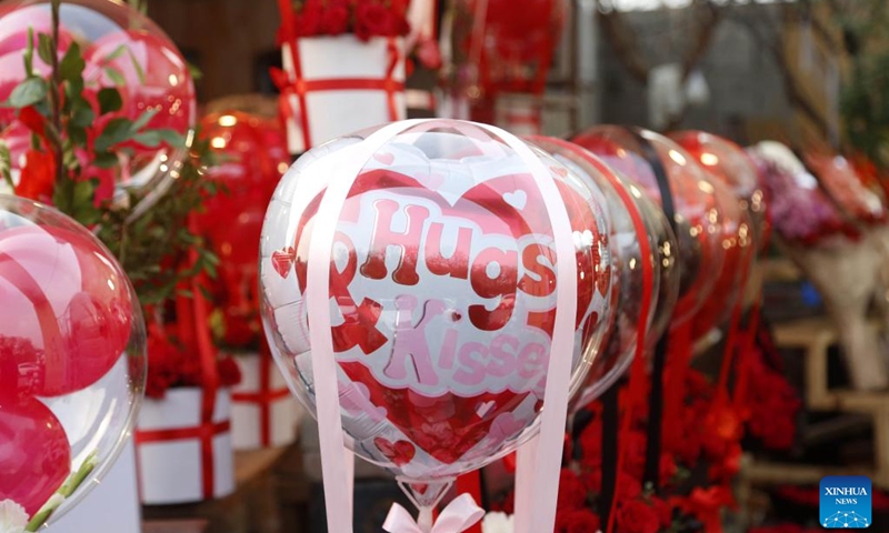 Photo taken on Feb. 14, 2022 shows heart-shaped balloons at a flower shop on Valentine's Day in Islamabad, capital of Pakistan.(Photo: Xinhua)