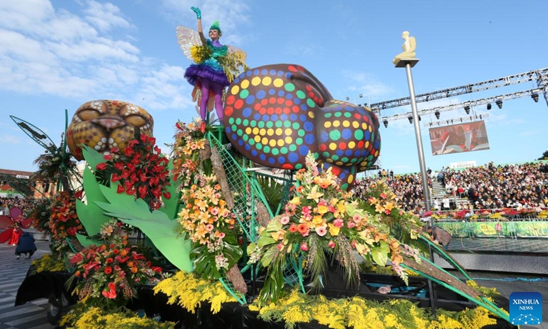 A carnival float proceeds during the Battle of the Flowers parade of the 2022 Nice Carnival in Nice, France, Feb. 13, 2022.Photo:Xinhua