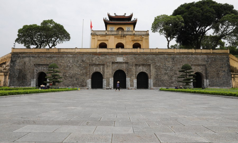 Photo taken on Aug. 23, 2019 shows Doan Mon (South Gate) of the Imperial Citadel of Thang Long in Vietnam's capital Hanoi. The Imperial Citadel of Thang Long was built in the 11th century. Situated at the heart of Hanoi, the central sector of the Imperial Citadel of Thang Long was inscribed on the World Heritage List by the UNESCO in 2010. (Photo: Xinhua)