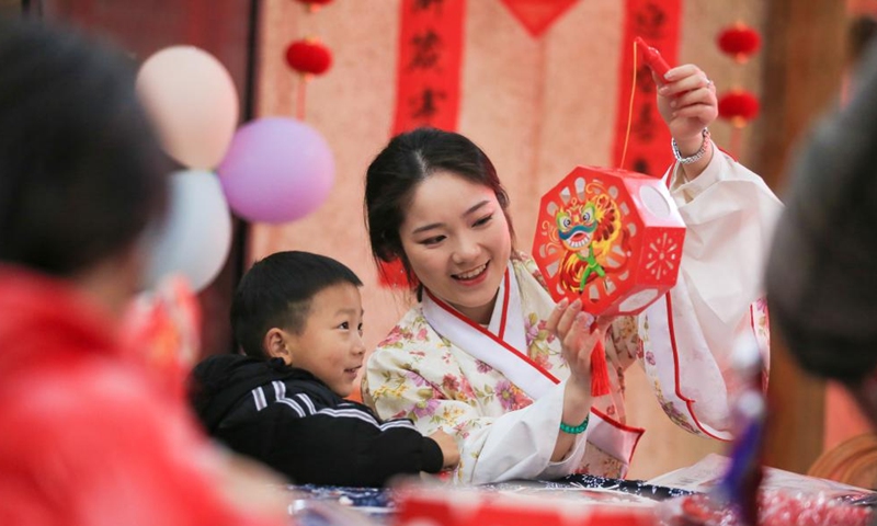 People across China celebrate Lantern Festival - Global Times