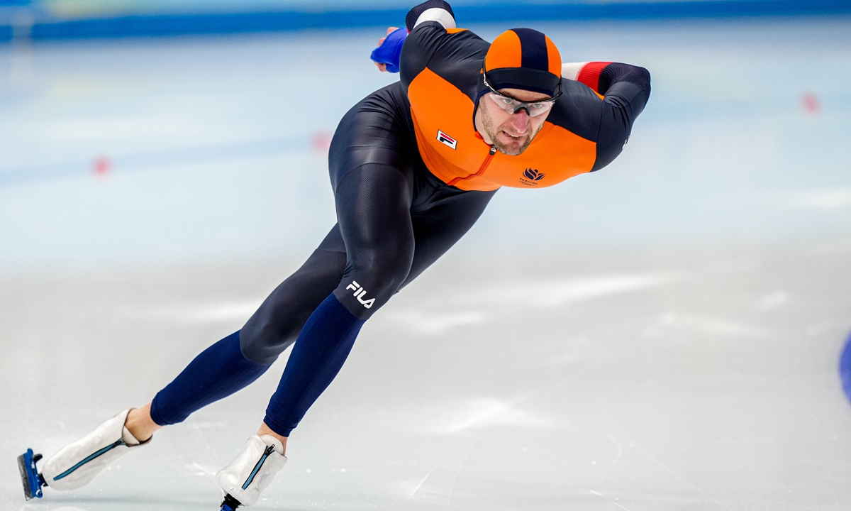 Thomas Krol of the Netherlands competes during men's 500 meters speed skating at Beijing 2022 on February 12, 2022. Photo: VCG