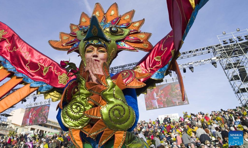 Actors perform during the Battle of the Flowers parade of the 2022 Nice Carnival in Nice, France, Feb. 16, 2022. The carnival runs from Feb. 11 to 27 under the theme King of Animals. Photo:Xinhua