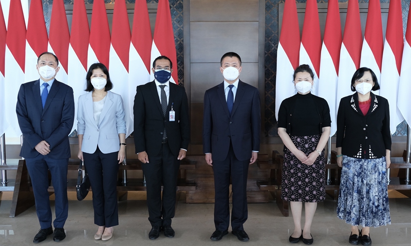 Lu Kang (fourth from left), the newly appointed Ambassador Extraordinary and Plenipotentiary of the People's Republic of China to the Republic of Indonesia, arrives in Jakarta on February 22, 2022. Photo: Embassy of the People's Republic of China in the Republic of Indonesia