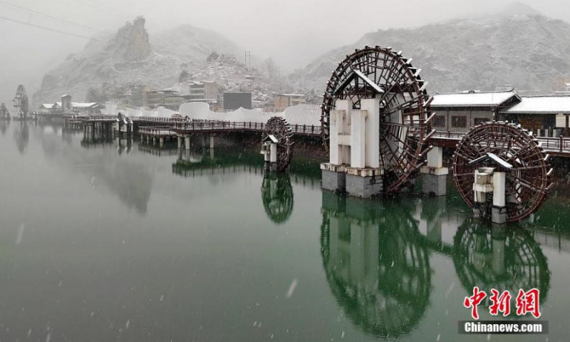 2022年2月22日拍摄的照片展示了中国西南部贵州省黔东南苗族侗族自治州令人叹为观止的雪景。  （图片：中新社/冯立）