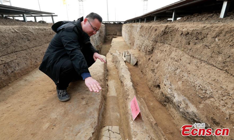 Archeologists unearth the ruins of Jixia Academy, ancient China's first government-run institution of higher learning, in Linzi District of Zibo City in east China's Shandong Province, Feb.24, 2022. (Photo: China News Service/Liang Ben)