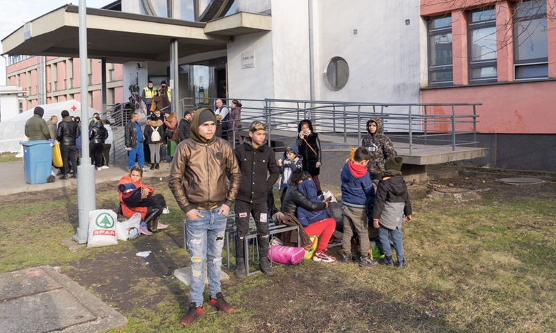 Photo taken on Feb. 27, 2022 shows Ukrainian people at a railway station in Zahony, Hungary.(Photo: Xinhua)