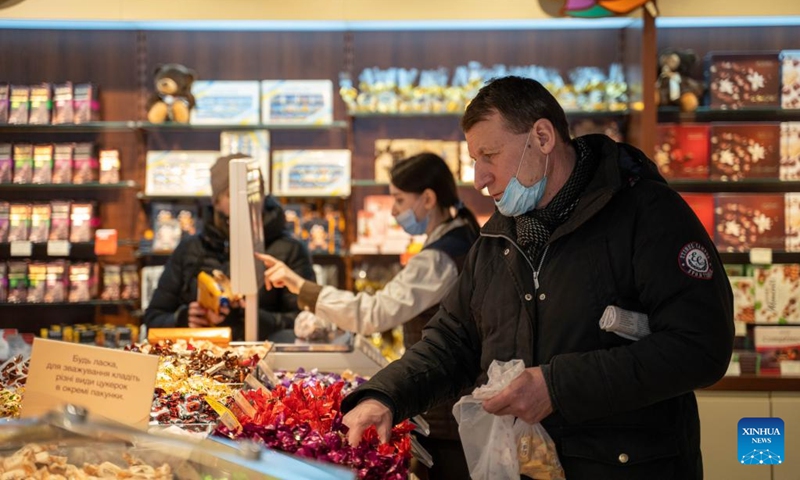 People shop at a store in Lviv, Ukraine, March 1, 2022.Photo:Xinhua