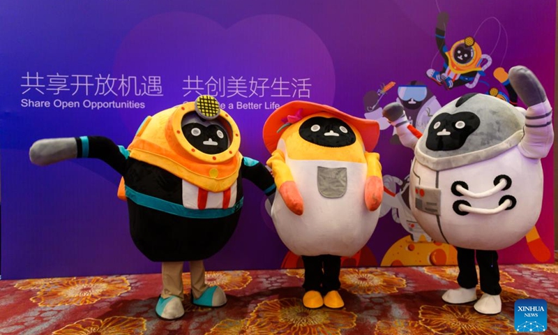 Photo taken on March 1, 2022 shows the mascots for the 2022 China International Consumer Products Expo, styled after the Hainan gibbon, in Haikou, south China's Hainan Province. Hainan gibbons are the most endangered of all gibbons and the world's rarest primate.(Photo: Xinhua)