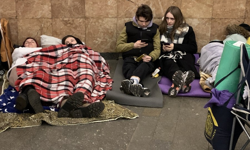 People take shelter in a subway station in Kiev, capital of Ukraine, Feb. 25, 2022.(Photo: Xinhua)