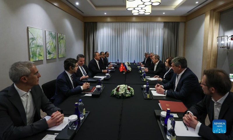 Turkish Foreign Minister Mevlut Cavusoglu (4th L) meets with Russian Foreign Minister Sergey Lavrov (4th R) in Antalya, Turkey, March 10, 2022. (Xinhua)