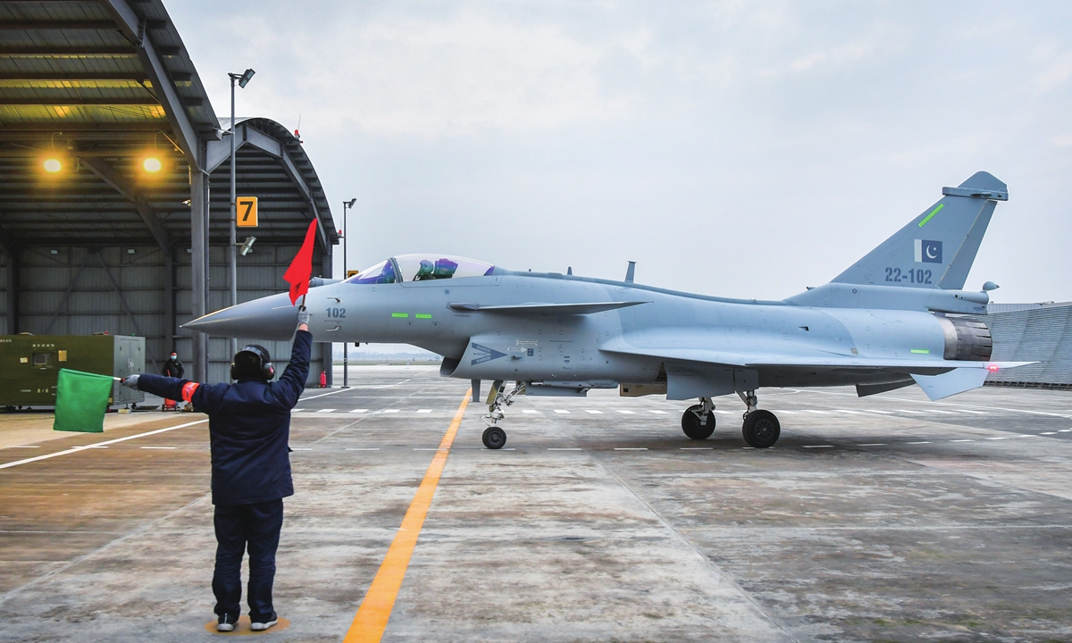 Pakistan Air Force receives the first delivery of six J-10CE fighter jets from China on March 11, 2022, marking a new milestone of advanced Chinese aviation equipment exports. Photo: Courtesy of AVIC