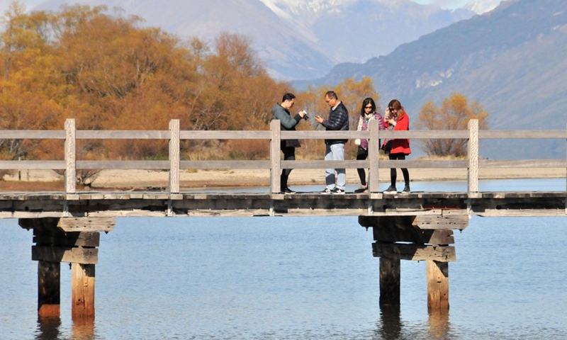 Chinese tourists visit Glenorchy, New Zealand, May 1, 2017.(Photo: Xinhua)