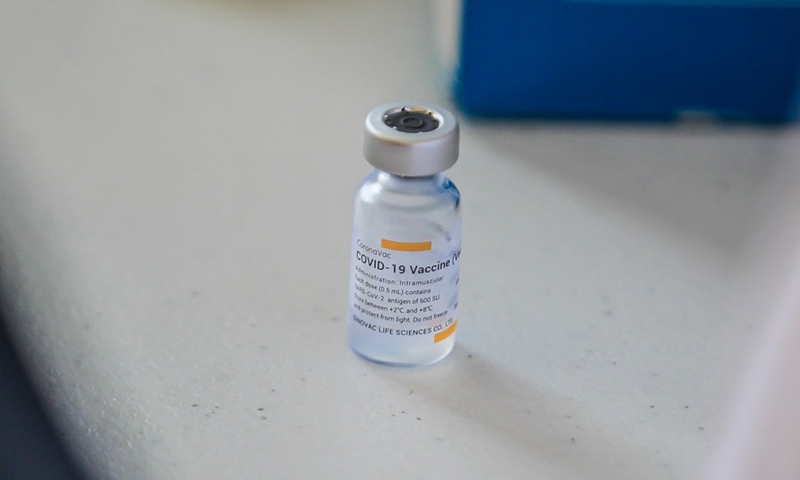 A vial of the Sinovac COVID-19 vaccine is seen at a vaccination site in Manila, the Philippines on May 1, 2021. (Xinhua/Rouelle Umali)