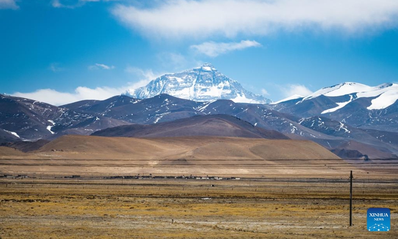 Photo taken on March 14, 2022 shows a view of Mount Qomolangma seen from the Mount Qomolangma base camp in southwest China's Tibet Autonomous Region.(Photo: Xinhua)