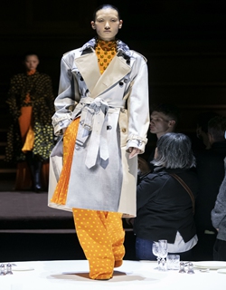 Burberry Fall/Winter 2022-23 Runway in London, the UK on March 11, 2022 Photo: IC